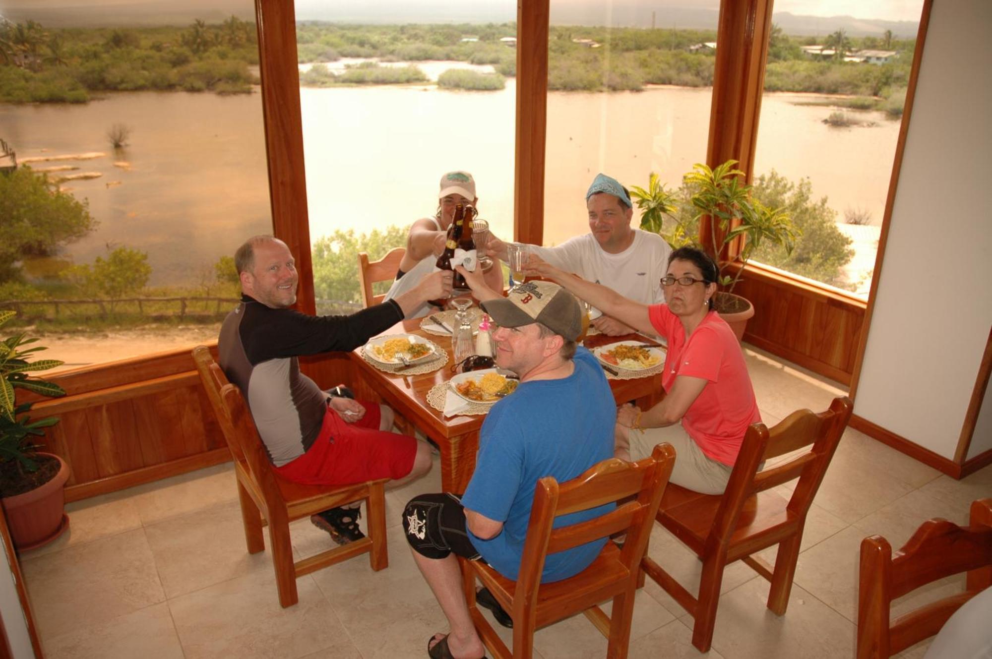 Hotel La Laguna Galapagos プエルト・ビジャミル エクステリア 写真